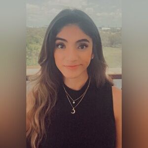 Meet your Posher, Andrea